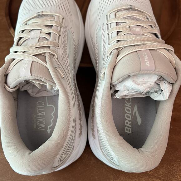Brooks Ariel GTS 23 Supportive Cream Womens 8.5 2E Road Running Shoes Sneakers - Picture 5 of 16